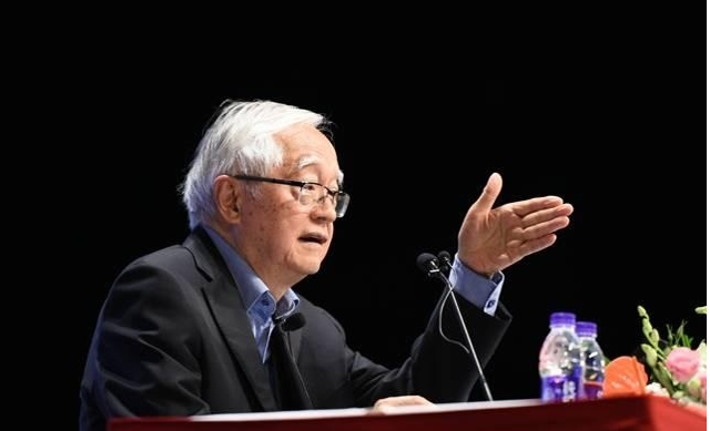 图为国务院发展研究中心研究员,著名经济学家吴敬琏